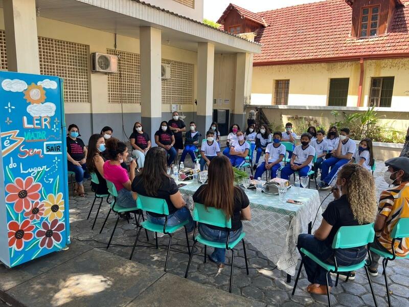 A iniciativa recebeu apoio da comunidade escolar e de parceiros, que doaram obras novas para a Geloteca. Qualquer pessoa que se interessar pelo projeto também pode fazer sua colaboração na escola. (Foto: Ascom/SEED)