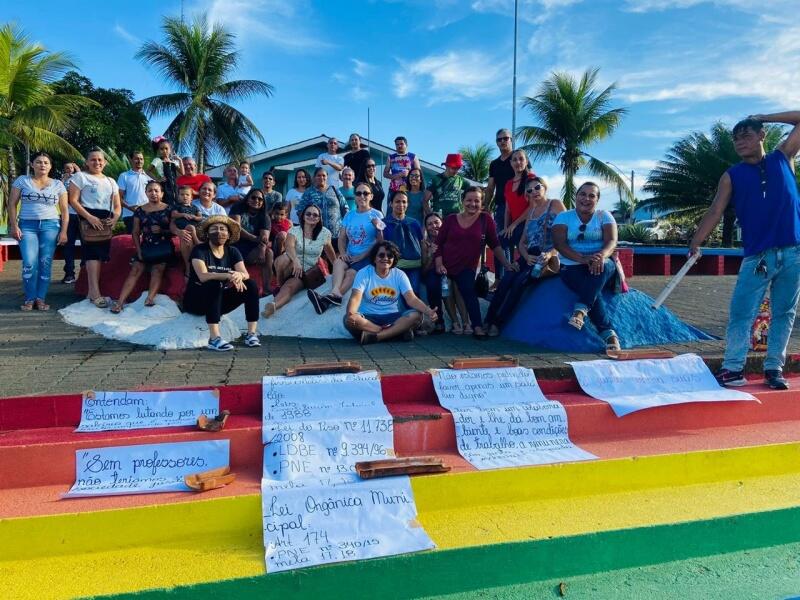 Professores fizeram paralisação em São João da Baliza (Foto: Divulgação)