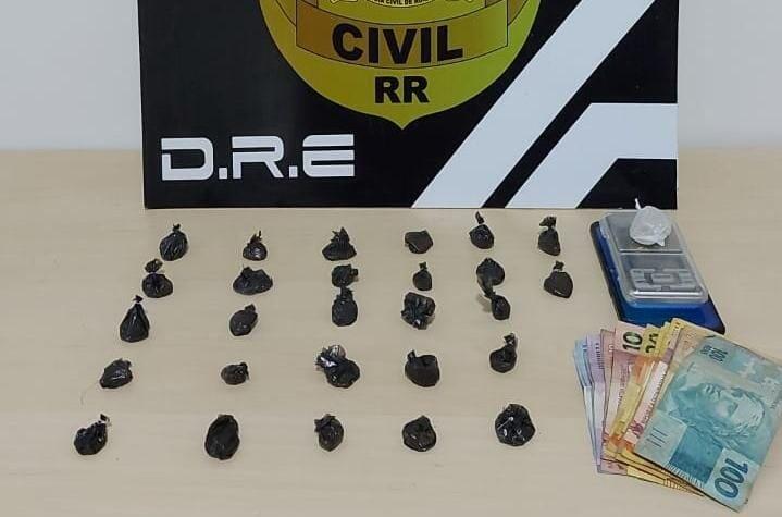 Os dois homens foram encaminhados à DRE, onde foram qualificados e autuados em flagrante pelos crimes de tráfico de drogas e associação para o tráfico de drogas (Foto: Divulgação) Os dois homens foram encaminhados à DRE, onde foram qualificados e autuados em flagrante pelos crimes de tráfico de drogas e associação para o tráfico de drogas (Foto: Divulgação)