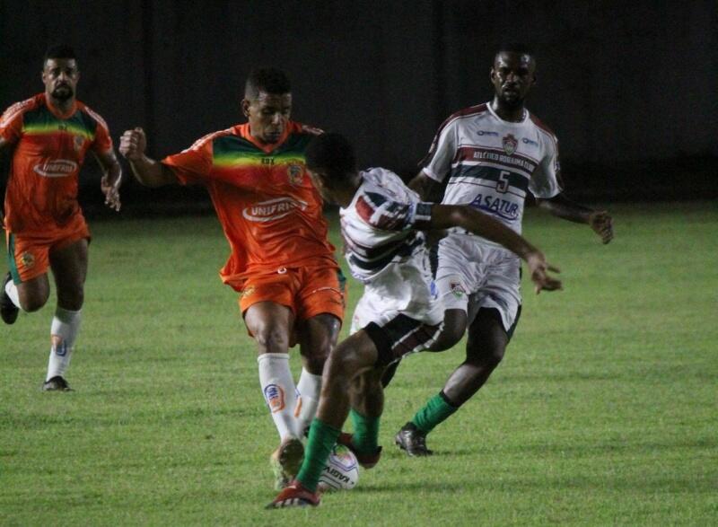 Times do Real e Atlético Roraima fazem partida duríssima no Canarinho. Crédito: Granieri Pietro/Agência Real