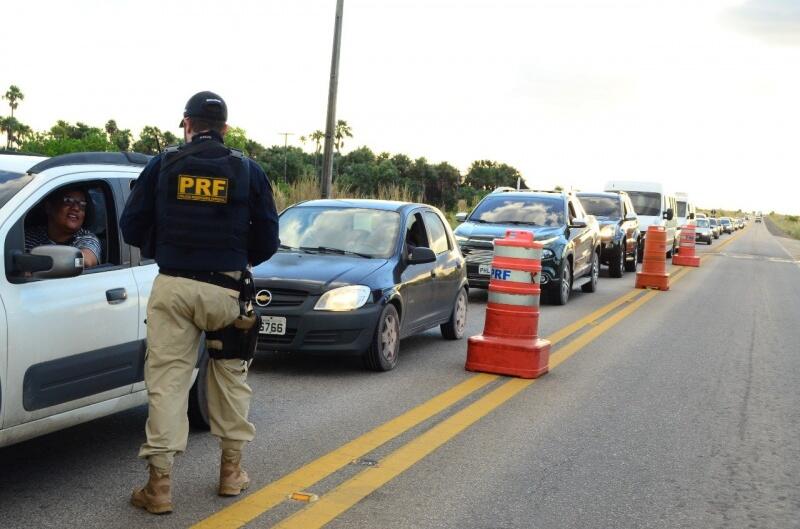 Em todo feriado prolongado, é esperado maior fluxo de veículos nas rodovias, o que eleva o risco de acidentes (Foto: Nilzete Franco/FolhaBV)