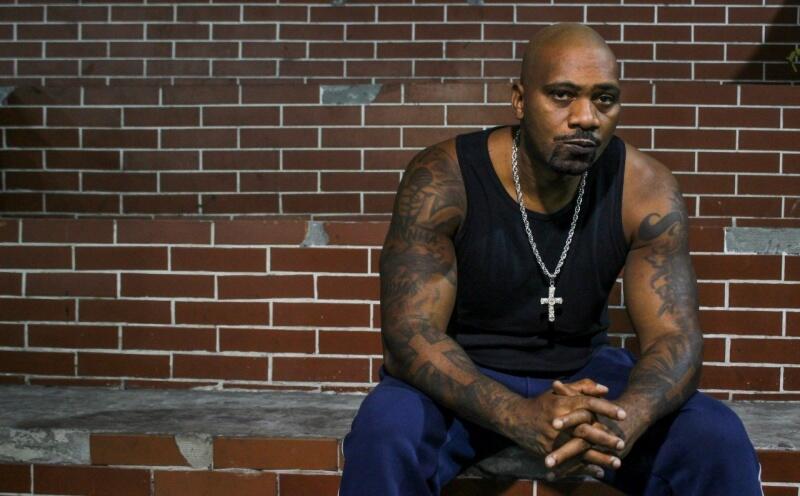 A obra “A vida me ensinou a caminhar” reúne crônicas inéditas sobre a trajetória desta voz que é uma das protagonistas da história do rap (Foto: Divulgação)