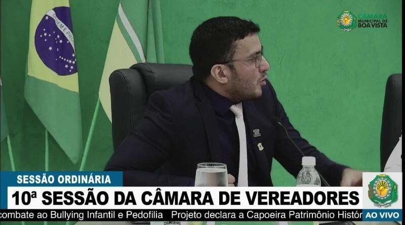 vereador Ilderson durante sessão da Câmara desta quarta-feira, 27