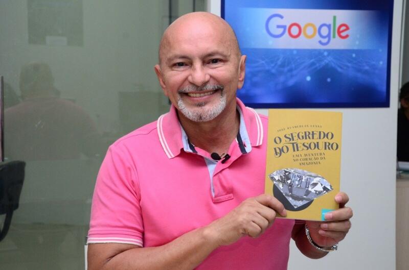 José Ruyderlan Lessa falou sobre o processo de criação e inspirações para a sua primeira obra oficial (Foto: Nilzete Franco/FolhaBV)