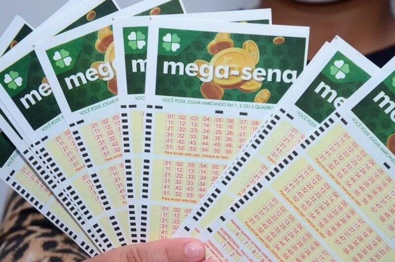 Segundo o banco, a quina teve 45 ganhadores. Cada aposta receberá R$ 95.131,71. (Foto: Arquivo FolhaBV)