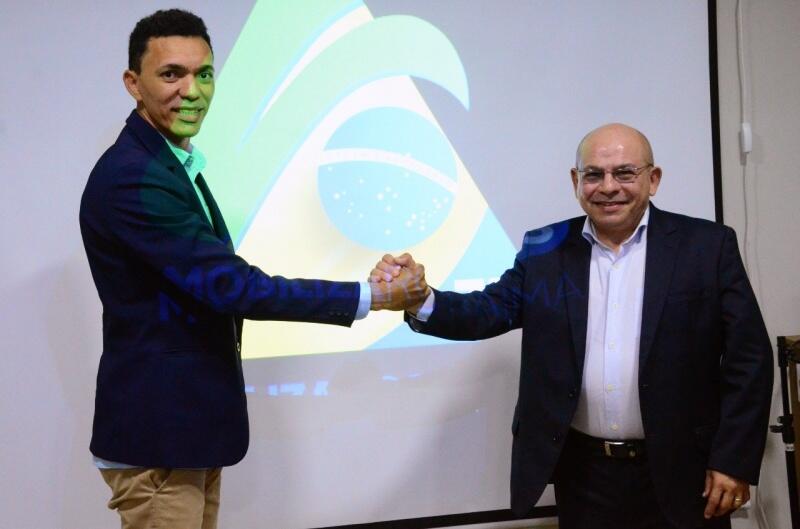 O ex-juiz Helder Girão Barreto durante coletiva a imprensa (Foto: Nilzete Franco)