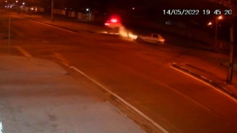 Acidente aconteceu em cruzamento no bairro Centenário (Foto: Reprodução)