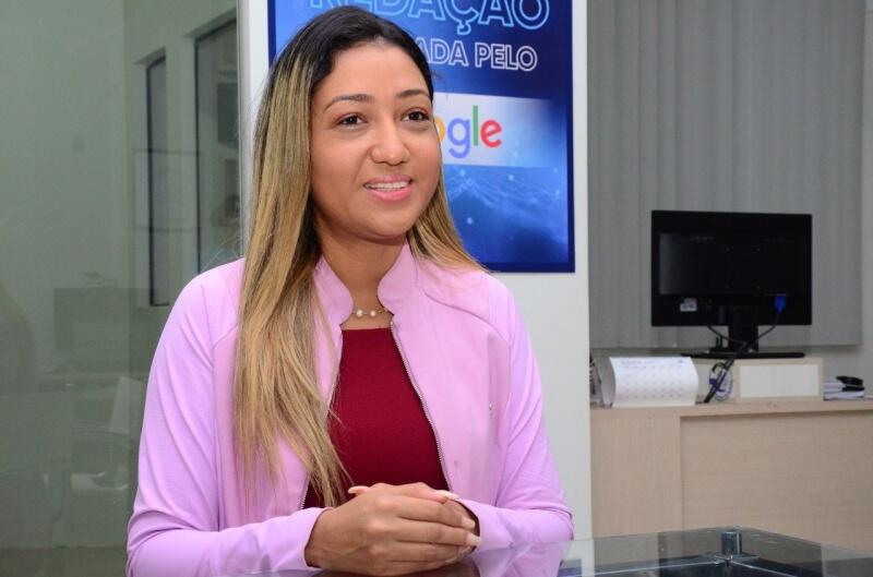 A nutricionista Grasiely Almeida alerta para os perigos de reutilização do óleo de cozinha (Fotos Nilzete Franco/FolhaBV)