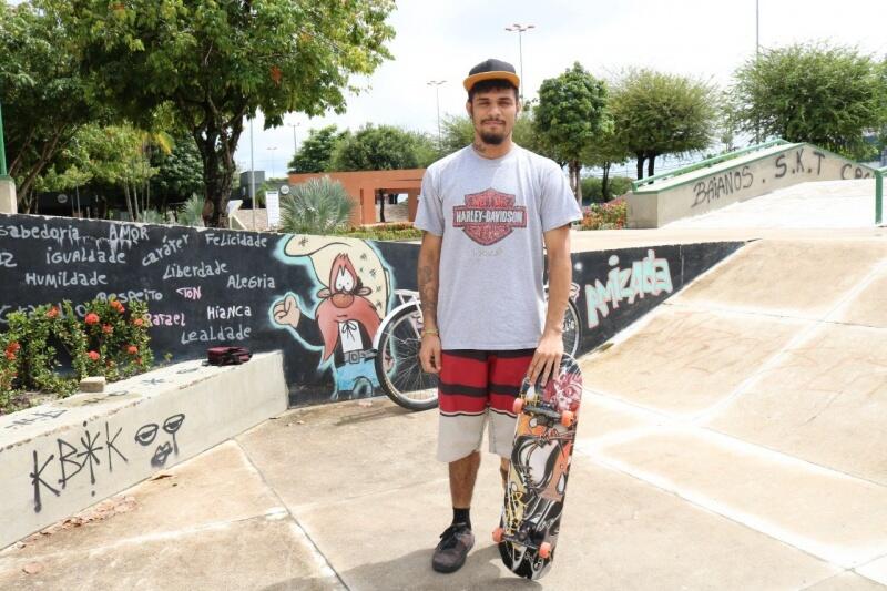 Seus personagens são inspirados na rotina da juventude roraimense, em principal, aqueles que frequentam os eventos culturais da periferia da cidade e pistas de skates (Foto: Arquivo FolhaBV)