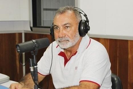 O senador Telmário Mota em entrevista à Folha