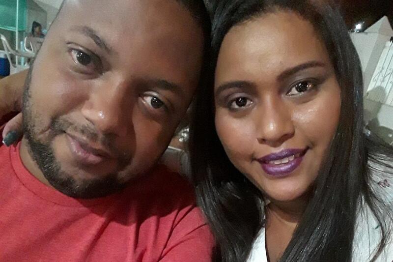 O casal formado por uma sala de bate papo online está junto há 17 anos (Foto: Arquivo pessoal)
