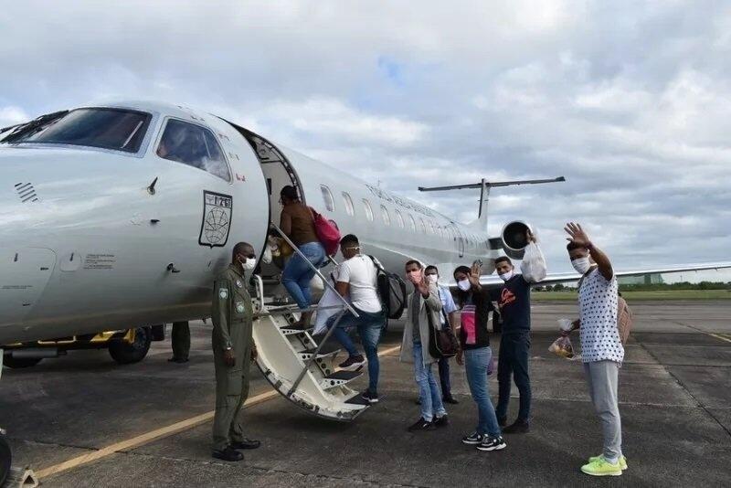Deste número, 71.773 viajaram de avião e 4.625 de ônibus nos últimos quatro anos (Foto: Divulgação)