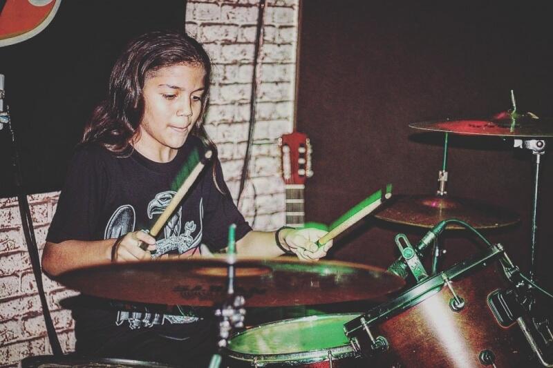Max Julian de 12 anos é baterista de death metal da banda Ironic Hate (Foto: Arquivo pessoal)