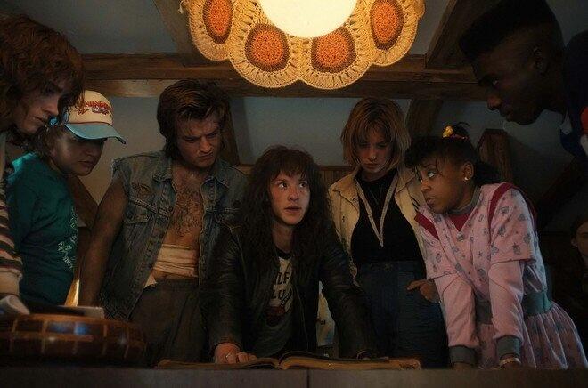 A quarta temporada de Stranger Things foi dividida em duas partes pelos criadores da série (Foto: Divulgação)