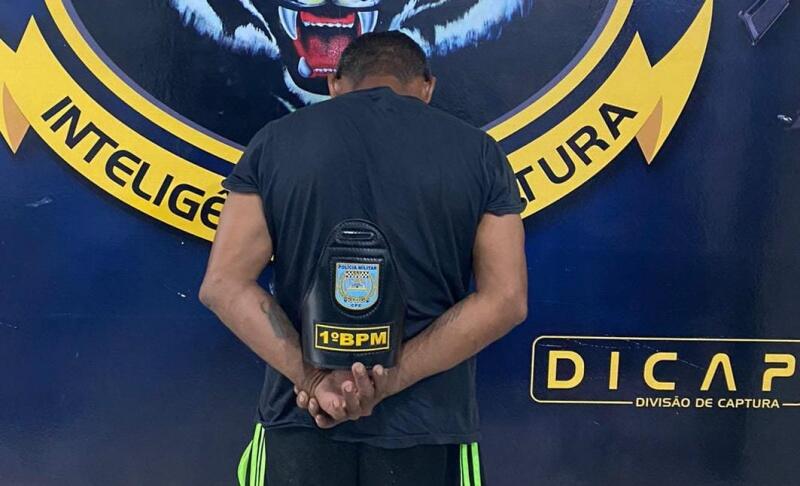 A prisão foi efetuada pelo Primeiro Batalhão da Polícia Militar (Foto: Divulgação)