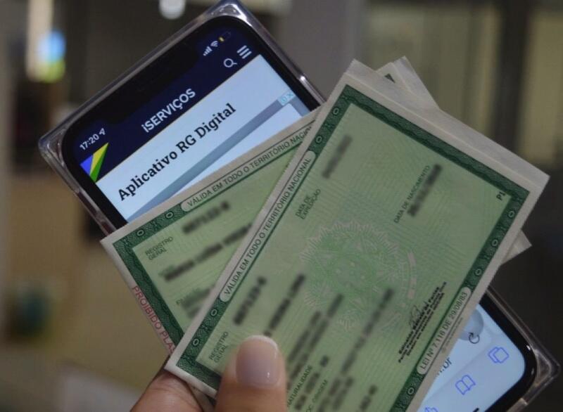 A medida de implantar um novo RG tem o objetivo de padronizar a carteira de identidade em todos os estados brasileiros (Foto: Juliana Araújo/Folha BV)