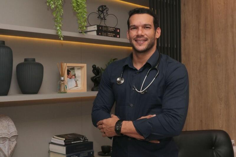 O médico infectologista Samir Xaud alertou sobre os sintomas da doença (Foto: Divulgação)