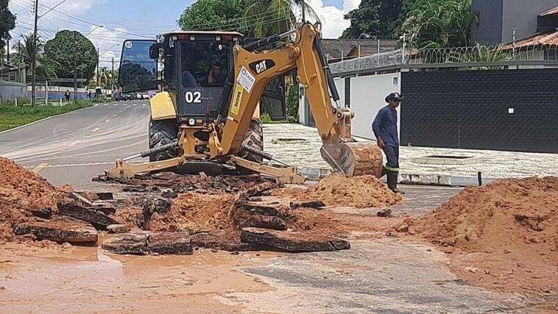 Rompimento ocorreu no bairro São Francisco (Foto: Secom)