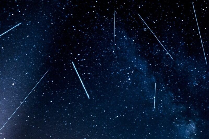 O ideal para se observar a chuva de meteoros é estar em um local escuro e afastado das grandes cidades (Foto: stock_colors/iStock)