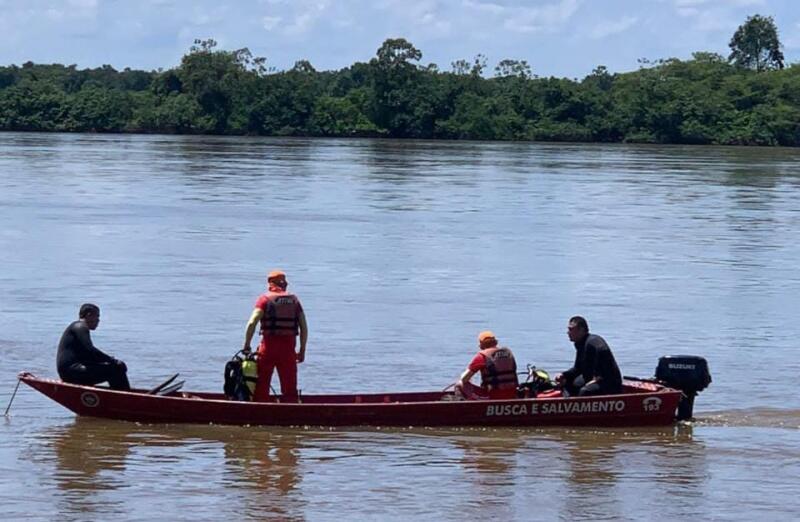 As buscas iniciaram na manhã de ontem,15, com quatro mergulhadores, porém, nada foi encontrado (Foto: Divulgação/Corpo de Bombeiros)