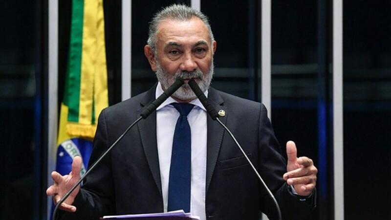 O senador Telmário Mota em discurso na tribuna do Senado (Foto: Roque de Sá/Agência Senado)