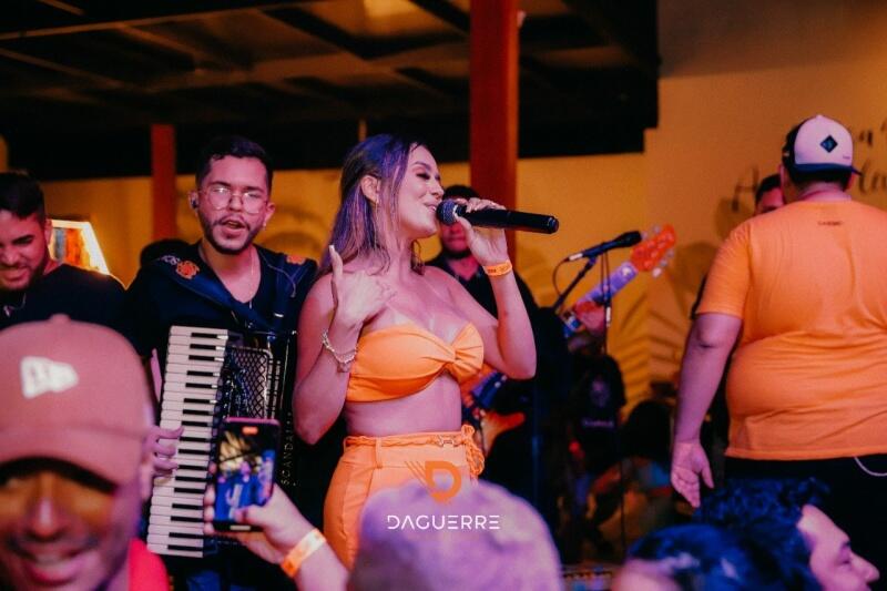 Cantora sonha lançar músicas próprias e se apresentar em outros estados (Foto: Divulgação)