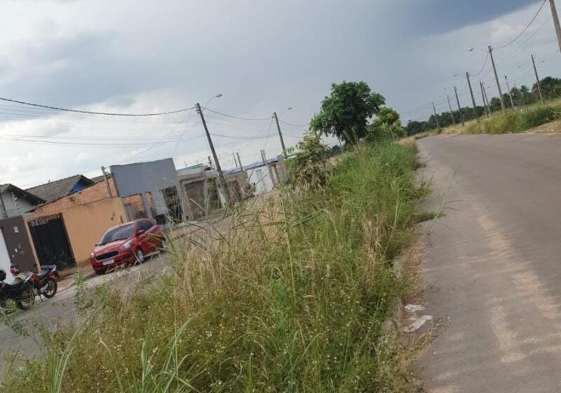 L.F.F, afirmou que comprou uma casa no local há 3 anos, e nesse período de tempo, só viu a equipe de limpeza uma única vez. (Foto: Arquivo pessoal)