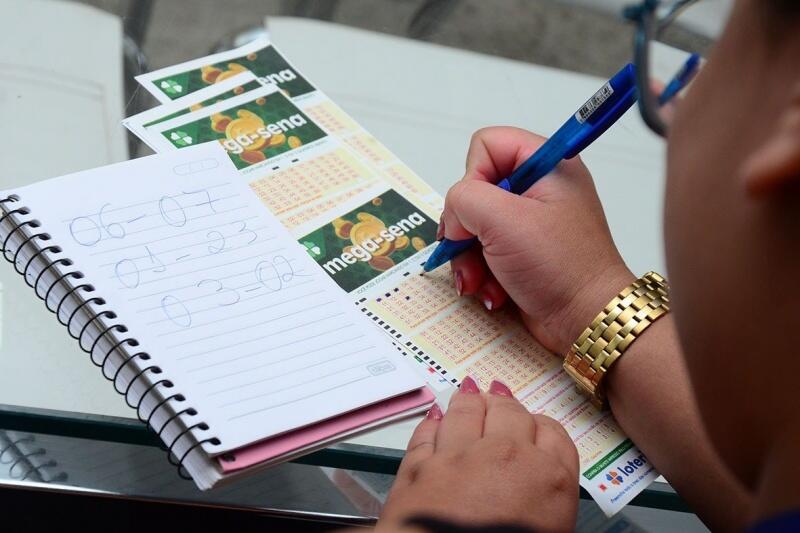 A aposta simples, com seis dezenas marcadas, custa R$ 4,50 (Foto: Nilzete Franco/Folha BV)