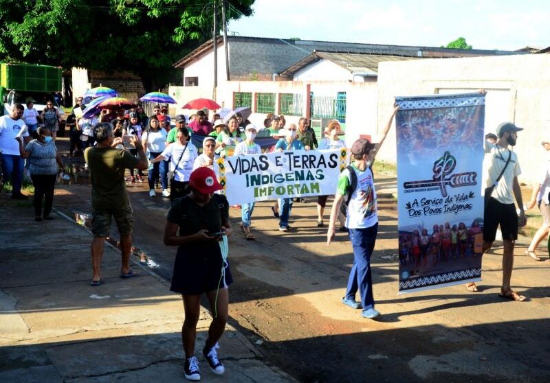 A concentração ocorreu na igreja São Raimundo Nonato em direção a Praça Germano Augusto Sampaio (Foto: Nilzete Franco/Folha BV)