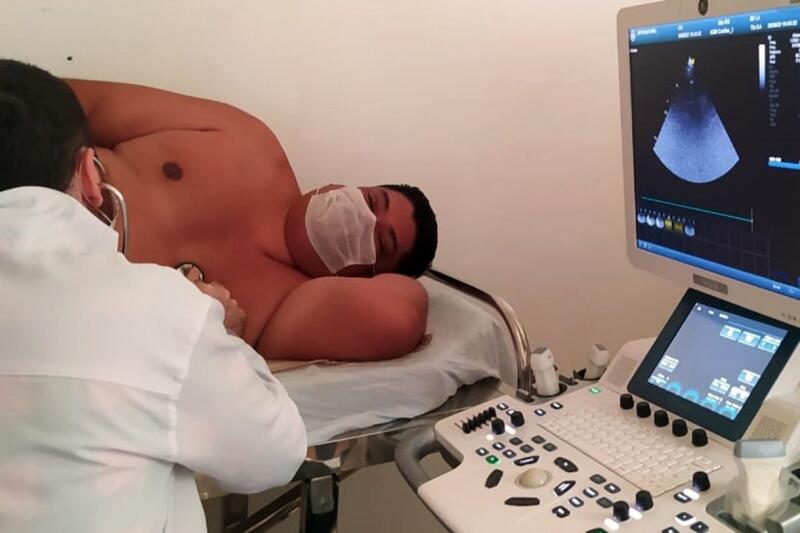 O problema é comumente associado a uma série de fatores, dentre eles a hereditariedade, estresse elevado e sedentarismo. (Foto: Divulgação)