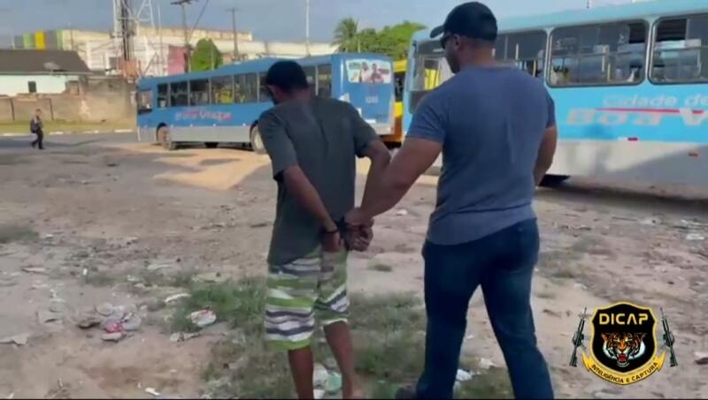 Momento da prisão de 'Cafuringa', no Centro (Foto: Dicap)