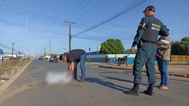 Vítima teve corpo isolado na via (Foto: Divulgação)