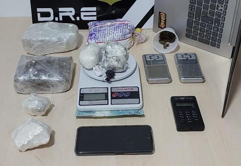 Material apreendido no estúdio de tatuagem (Foto: Polícia Civil)