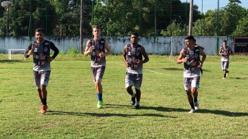 Jogadores do Mundão durante treino no Centro de Treinamento (Foto: Instagram São Raimundo-RR)