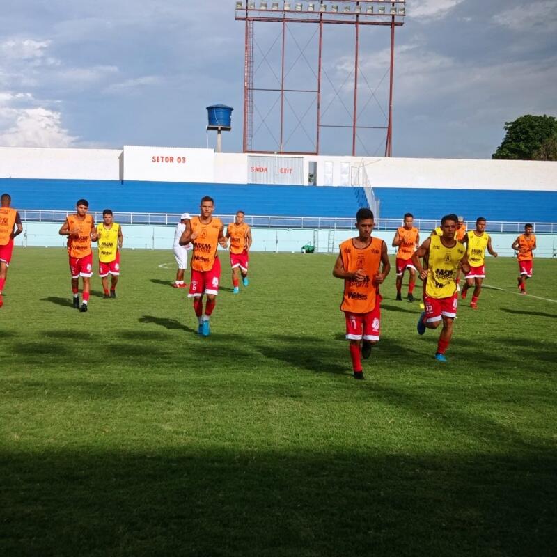 Time roraimense treina no campo de jogo pela Copa Verde (Foto: Vânia Pereira/Náutico)