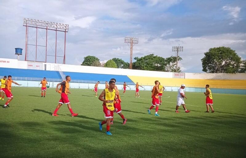 Time roraimense treina no campo de jogo pela Copa Verde. (Foto: Vânia Pereira/Náutico)