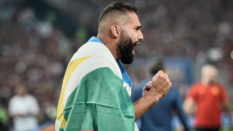 Thiago Maia comemora com a bandeira de Roraima após o título da Copa do Brasil (Foto: Instagram Thiago Maia)