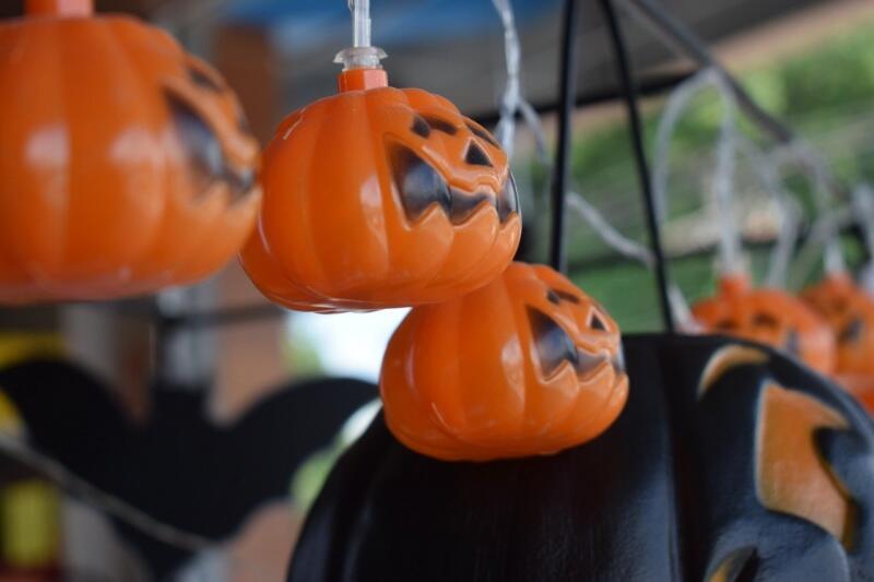 Ainda que no Brasil o Halloween não tenha grande tradição, existem muitas festas temáticas por influência estadunidense sendo uma comemoração recente no país. (Foto: Isabella Fernandes/Folha BV)