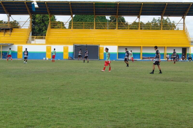 Sextou com futebol: Rio Negro duela contra Roraima no Ribeirão. (Crédito: Yago Dias/Baré)