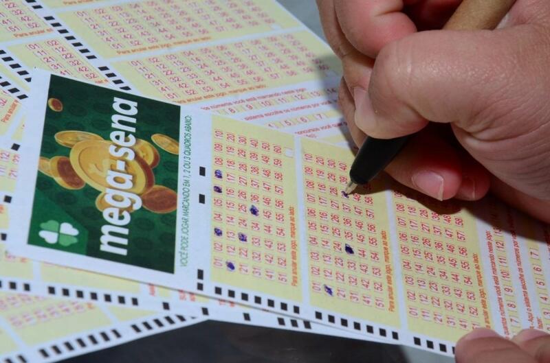 A aposta simples, com seis dezenas, custa R$ 4,50 (Foto: Nilzete Franco/Folha BV)