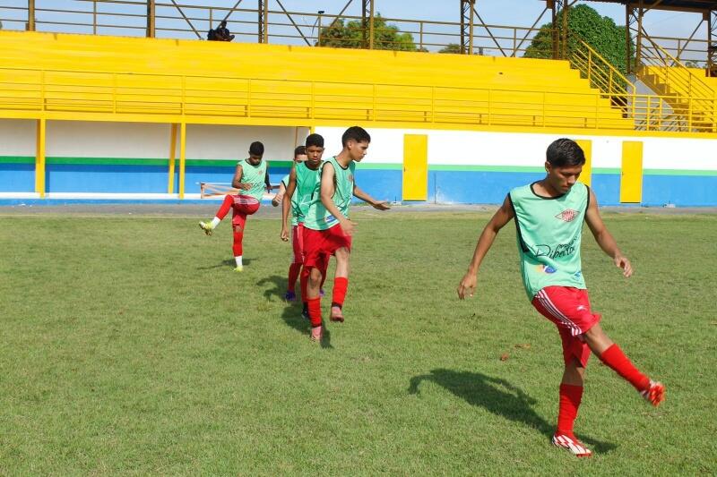 Macuxi Colorado quer vencer a primeira no Roraimão Sub-17. Foto: Yago Dias/Baré