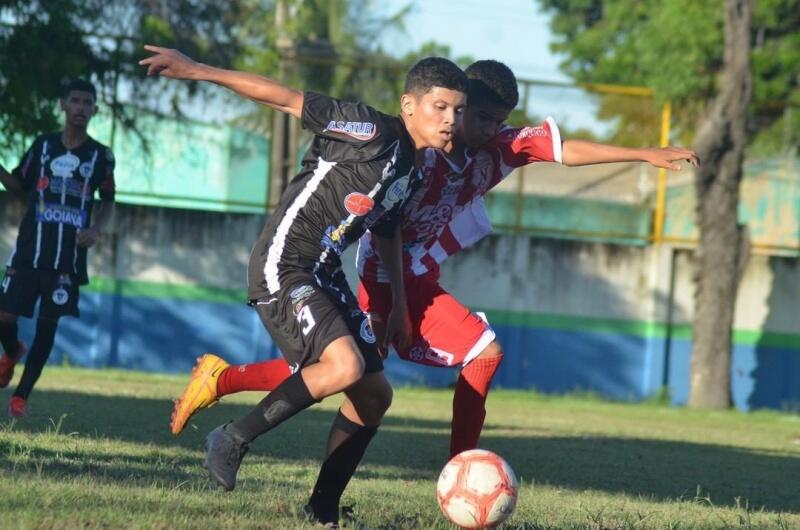 Meninada de Galo e Timbú no mano a mano, no derby da capital (Crédito: @bs_oficial)