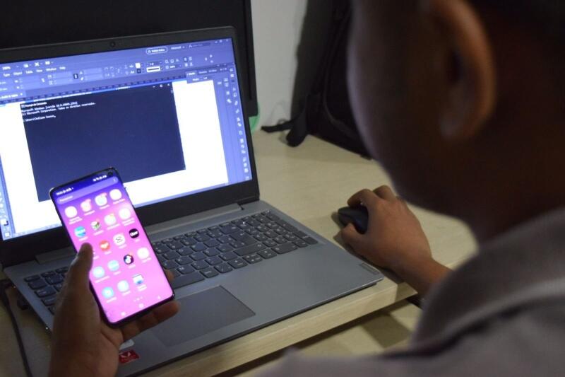 Hackers são as pessoas que se apropriam de perfis para aplicar golpes (foto: Lílith Áquila Folha BV? Hackers são as pessoas que se apropriam de perfis para aplicar golpes (foto: Lílith Áquila Folha BV?