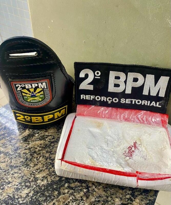 Tijolo de cocaína apreendido pela guanição (Foto: Divulgação) Tijolo de cocaína apreendido pela guanição (Foto: Divulgação)