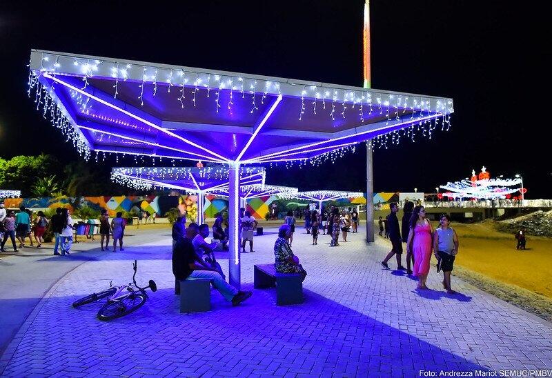 O Parque do Rio Branco e na Orla Taumanan serão os primeiros pontos a receberem a decoração natalina (Foto: Andrezza Mariot/PMBV)