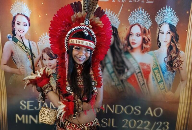 Traje típico Pequena Índia Guerreira Encantada utilizado por Isabelly no Concurso (Foto: Arquivo Pessoal)