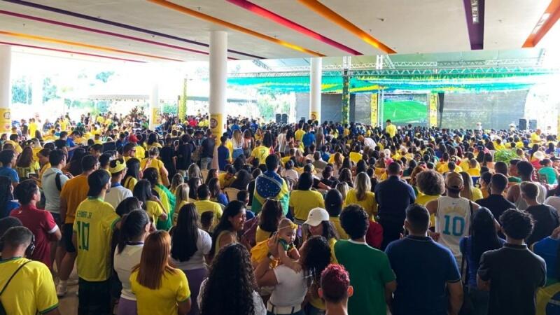 Espaço montado em um dos shoppings tem capacidade para receber mais de dois mil torcedores (Foto: Divulgação)