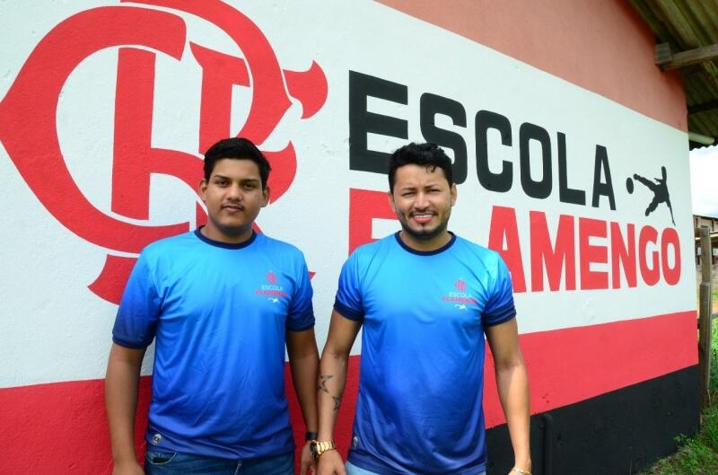 Júnior Tavares e Bruno Farias comandam a escolinha do Flamengo em Roraima (Foto: Nilzete Franco/FolhaBV)