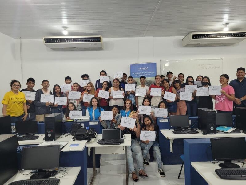 São oferecidos cursos de Informática Básica (60h) e Informática Avançada (40h)  (Foto: Divulgação/PADF)