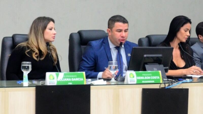 O presidente da Câmara, vereador Genilson Costa, durante sessão plenária (Foto: Nilzete Franco/FolhaBV)